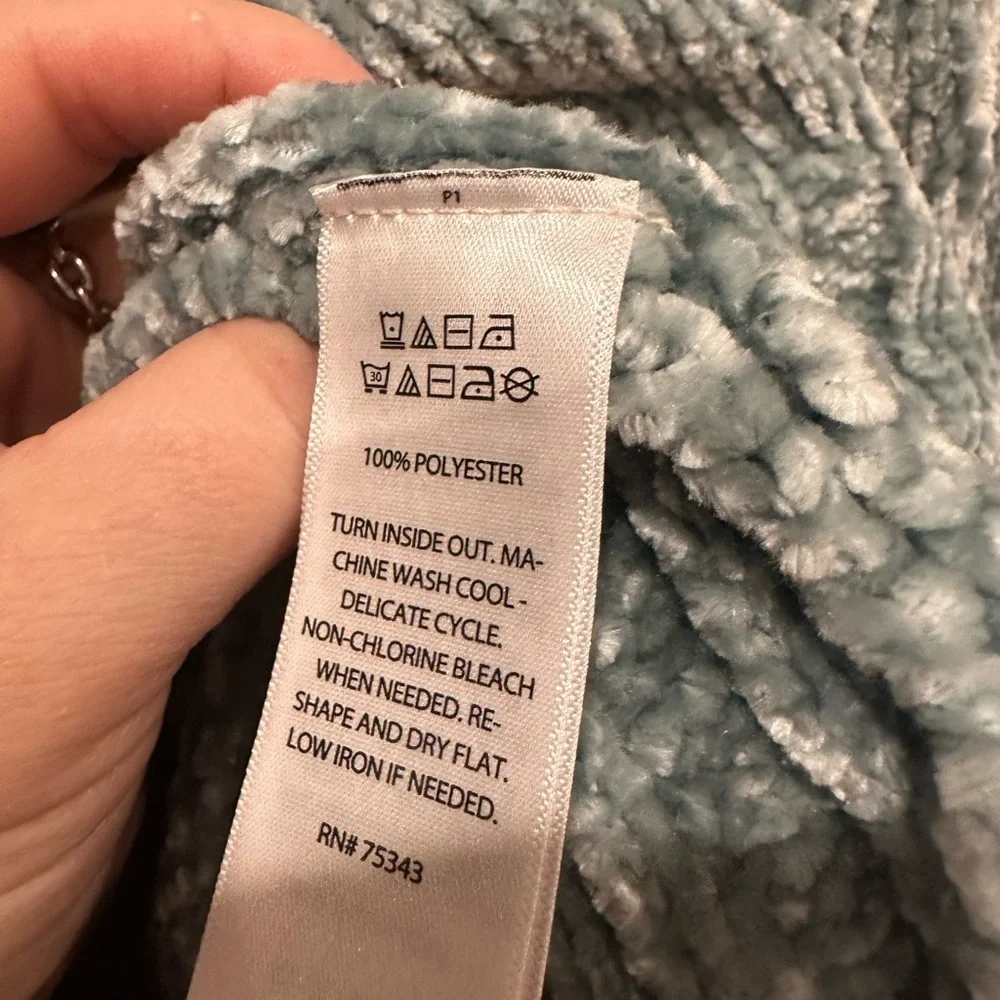 NWOT! Cynthia Rowley Blue Women's Crew Neck Sweater
